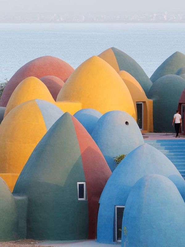 أعرب هذا المبنى (خارج الإدراك، داخل&nbsp;الاشتقاق)