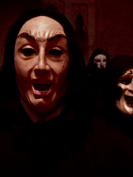 عيون مغلقة على اتساعها (خارج المعنى، داخل&nbsp;الإغواء)